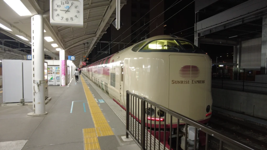 Japan sleeper train Sunrise Seto